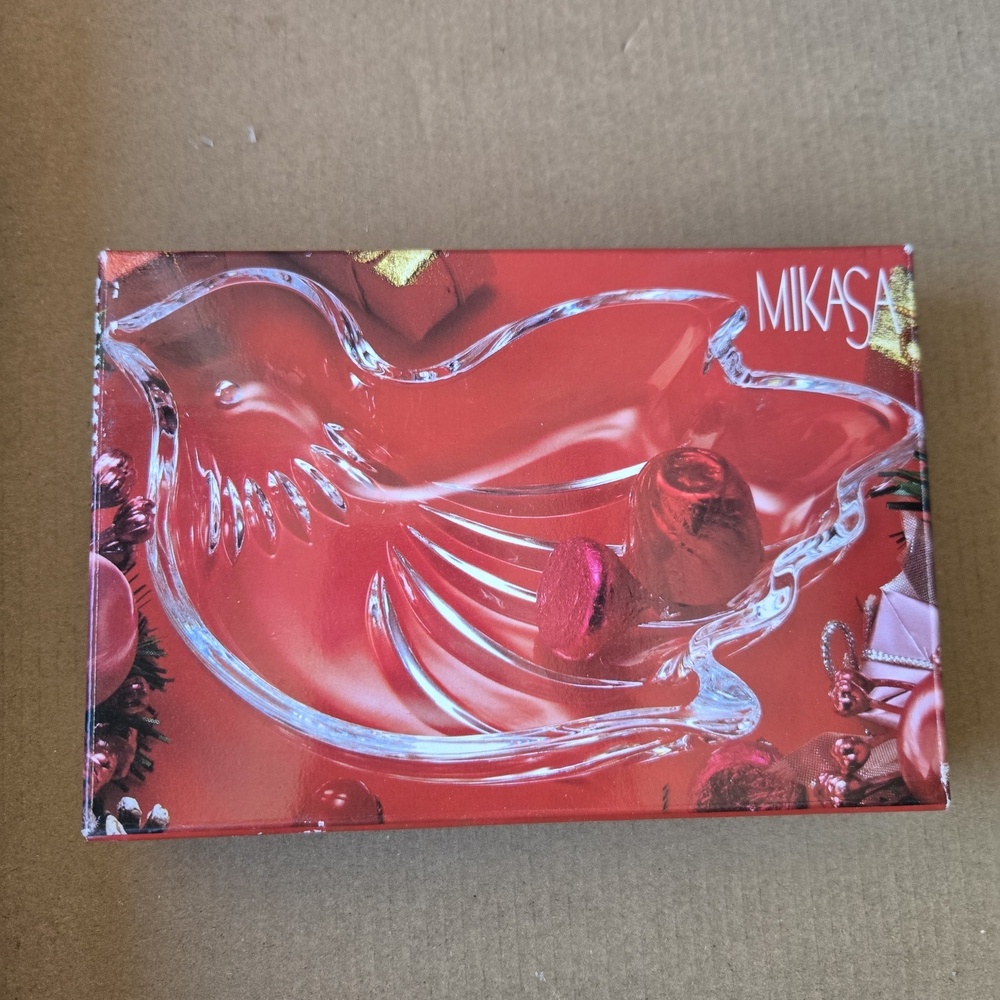Mikasa Clear Glass Dove Bowl